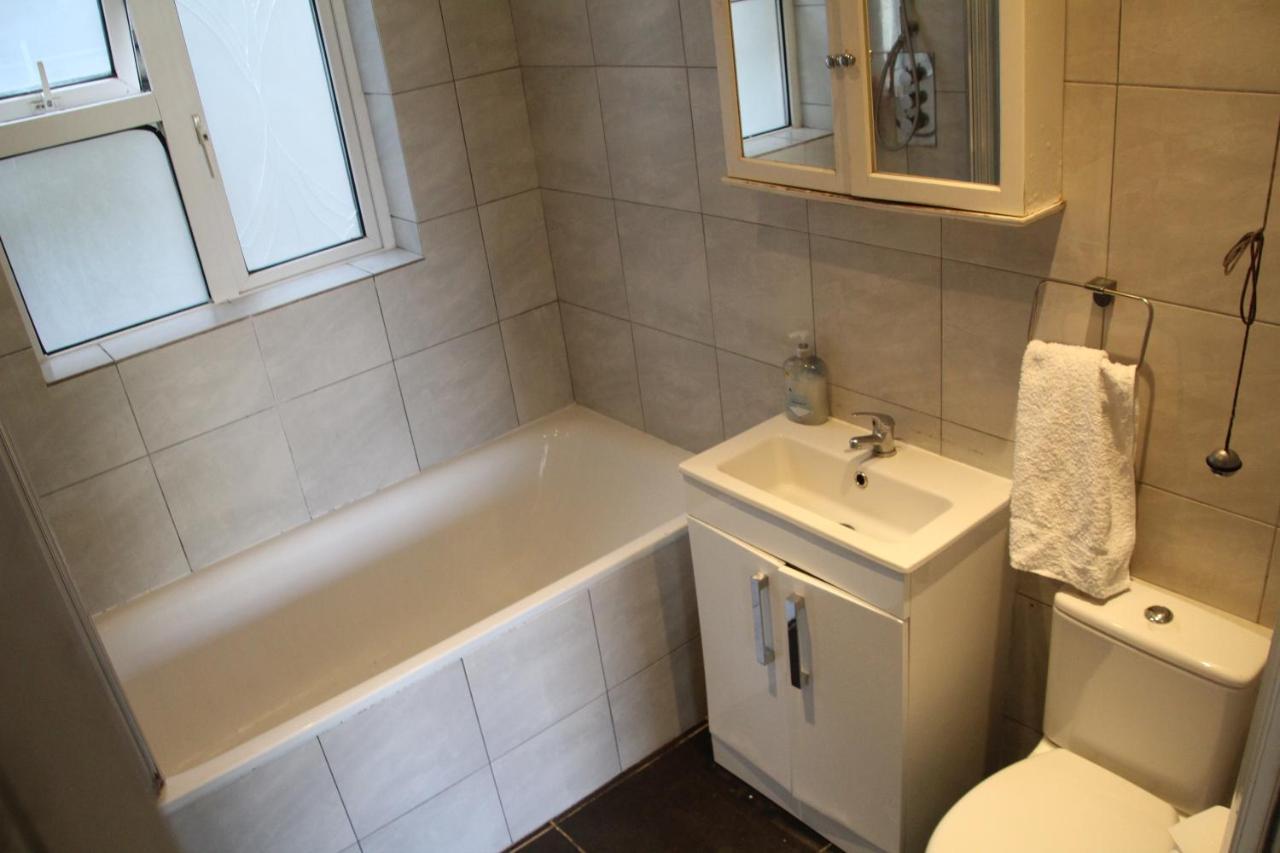 Beautiful Double Bedroom Edgware Екстер'єр фото