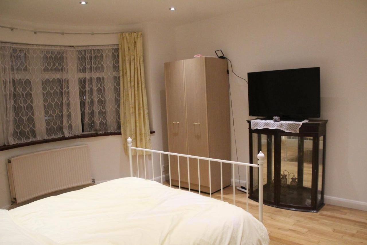Beautiful Double Bedroom Edgware Екстер'єр фото